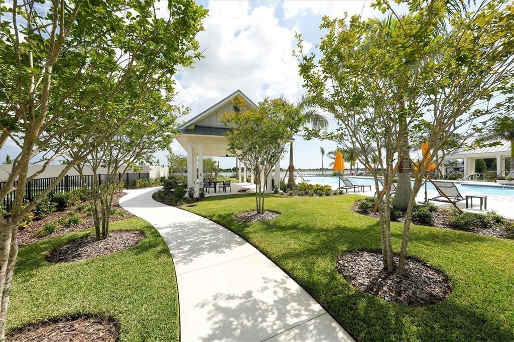 8113 Sternway Road - Photo 44