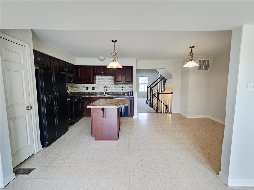 1073 Sparrow Way - Photo 11