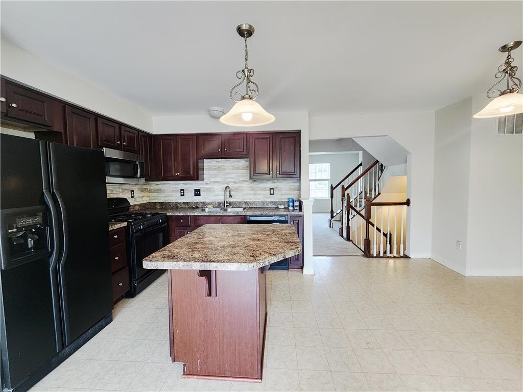 1073 Sparrow Way - Photo 4