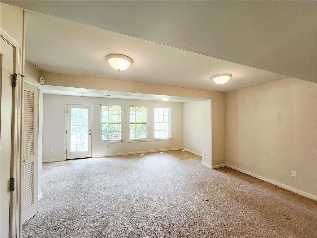 1073 Sparrow Way - Photo 2