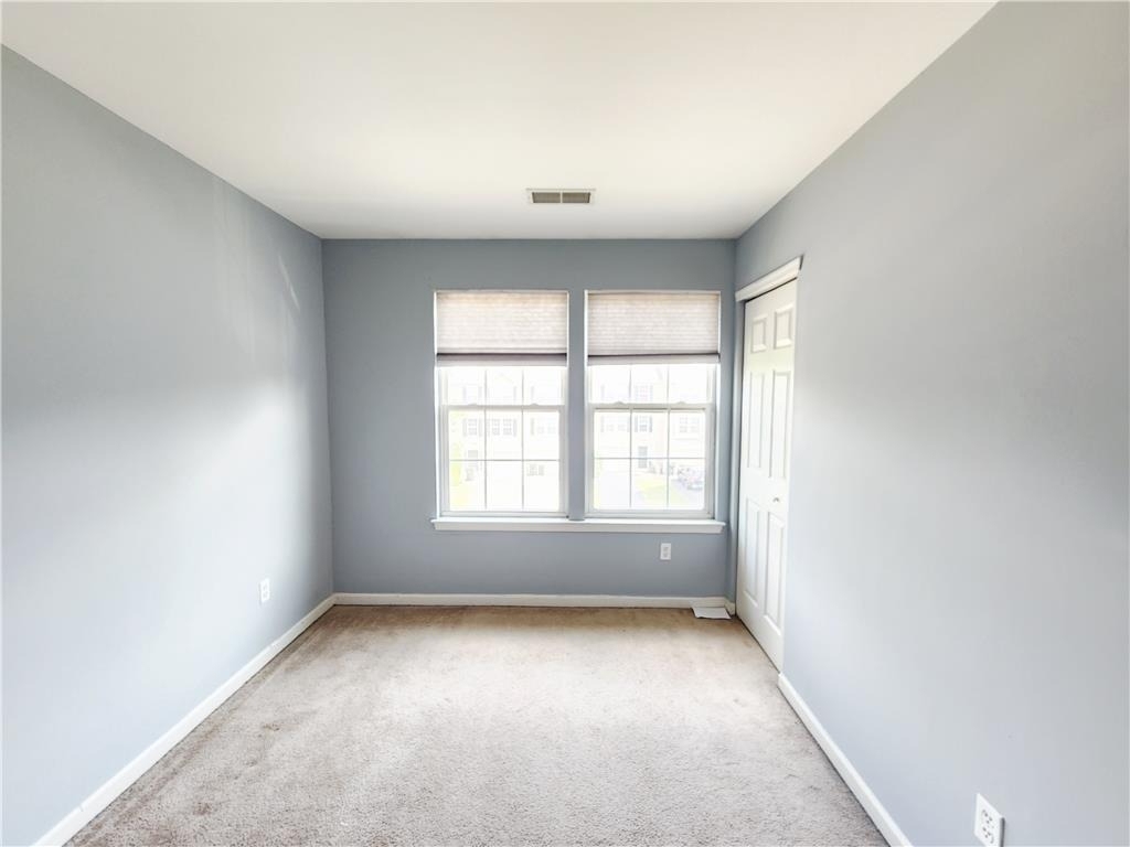 1073 Sparrow Way - Photo 32