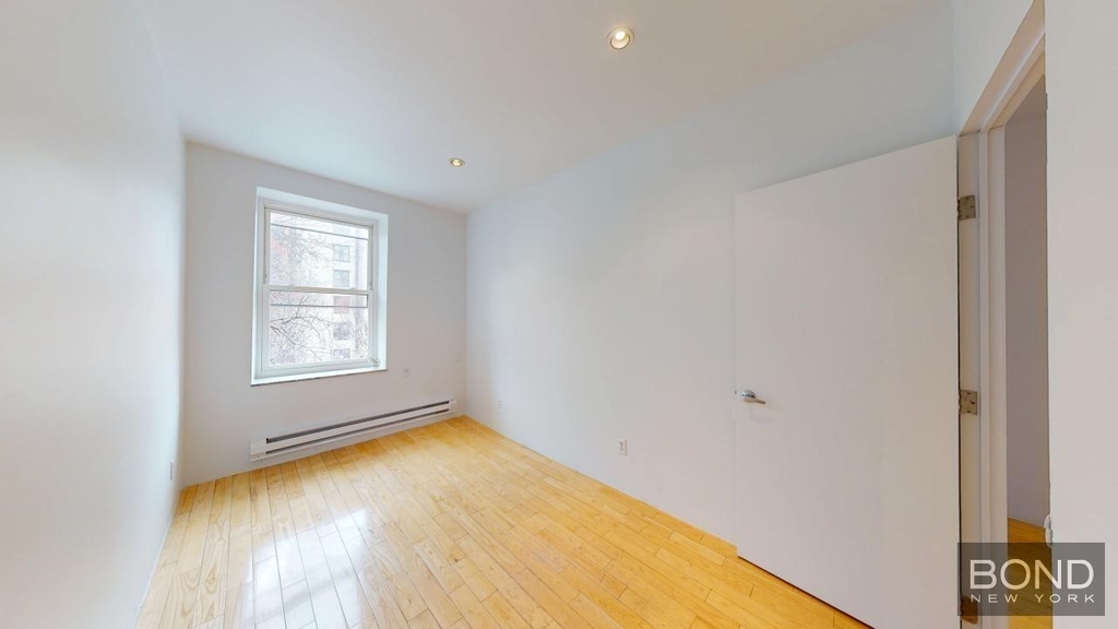 West Houston Street - Photo 1