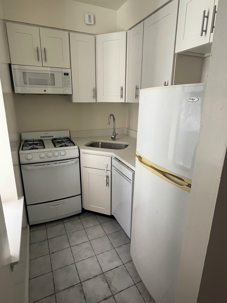  West 80th and Amsterdam - Photo 3
