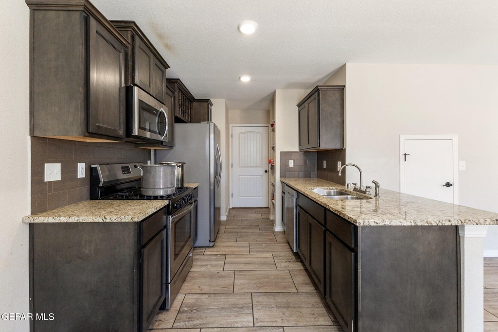 805 Hc Gilbert Minjares Drive - Photo 7
