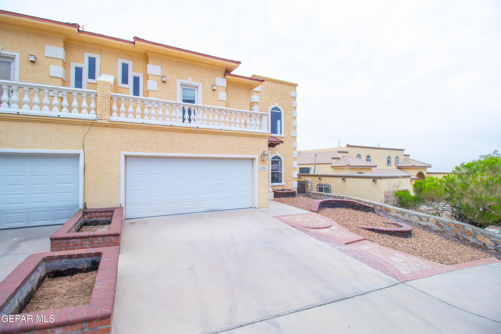 4744 Excalibur Drive - Photo 0