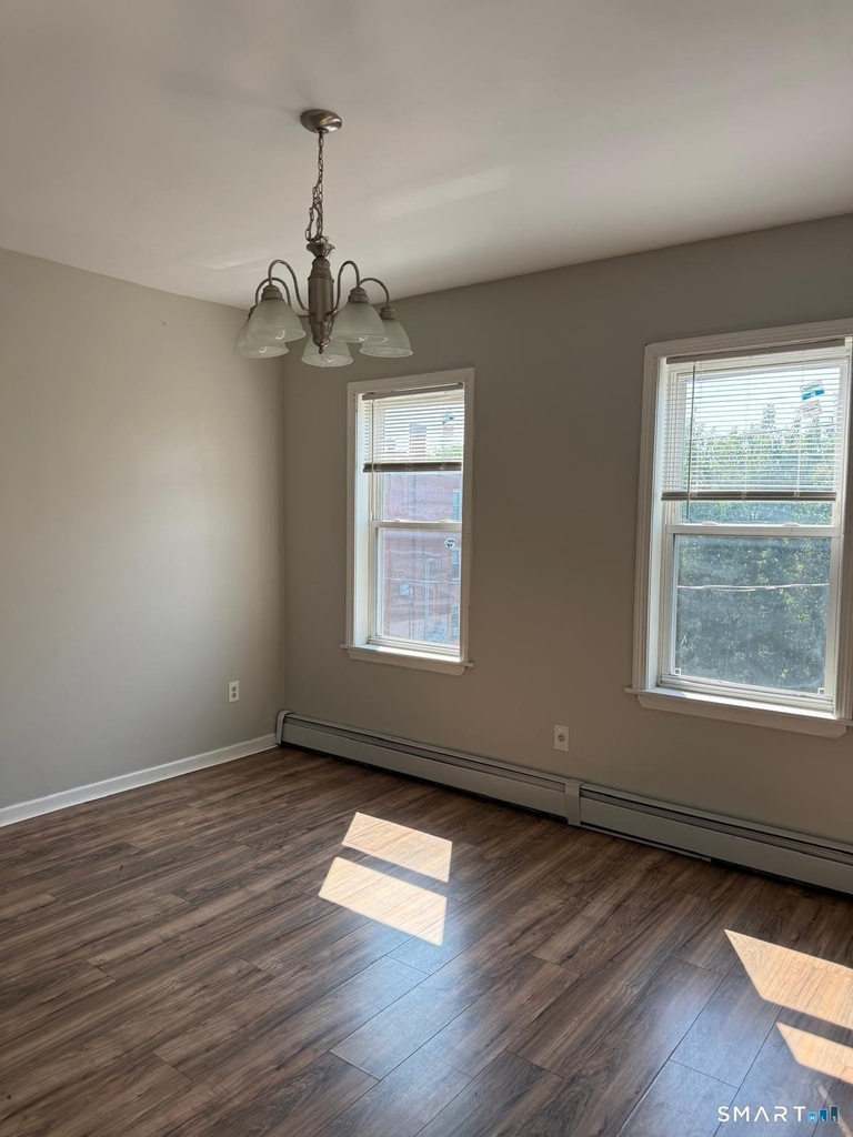 62-64 Bedford Street - Photo 2