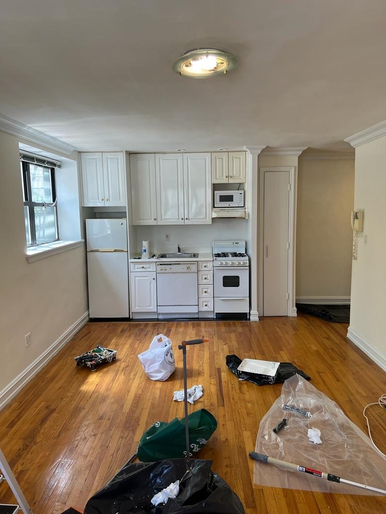 238 East 36th Street - Photo 2