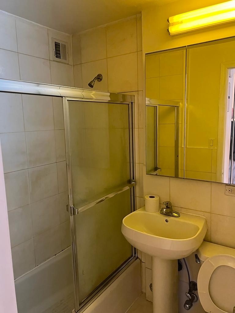 238 East 36th Street - Photo 4
