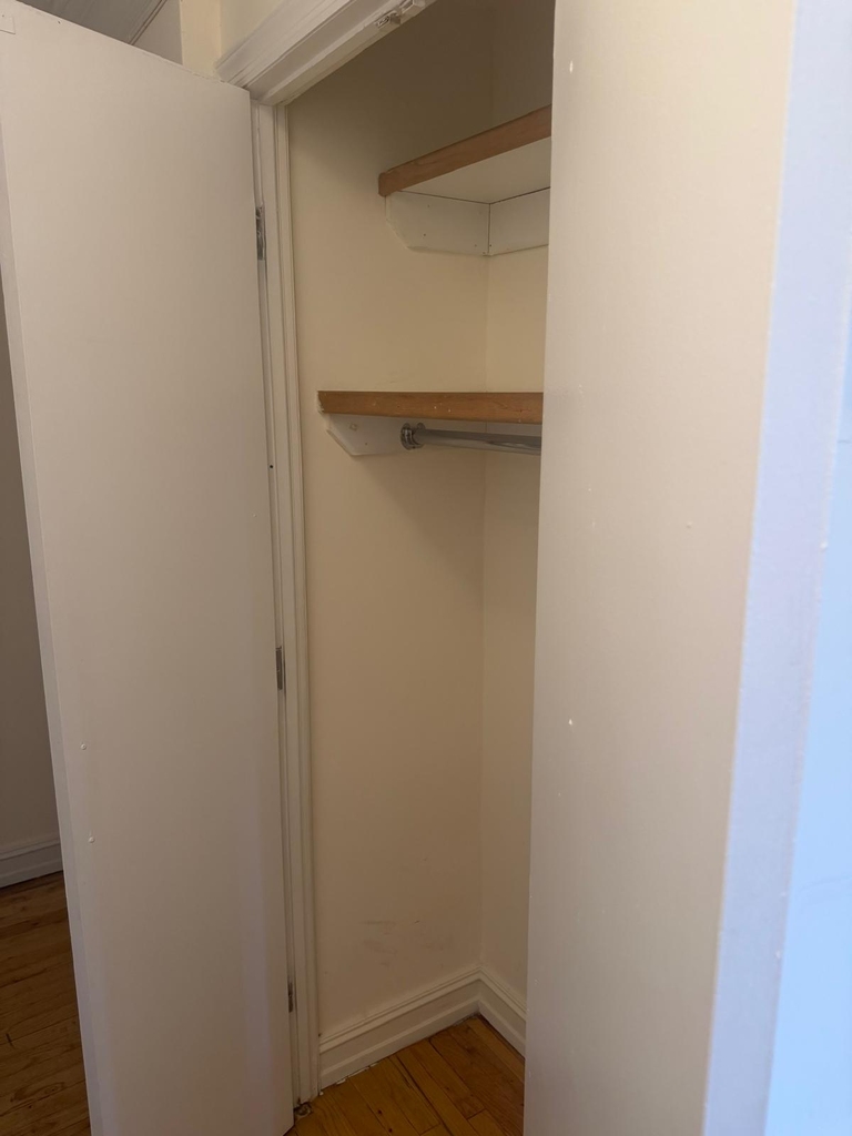 East 36th Street - Photo 4