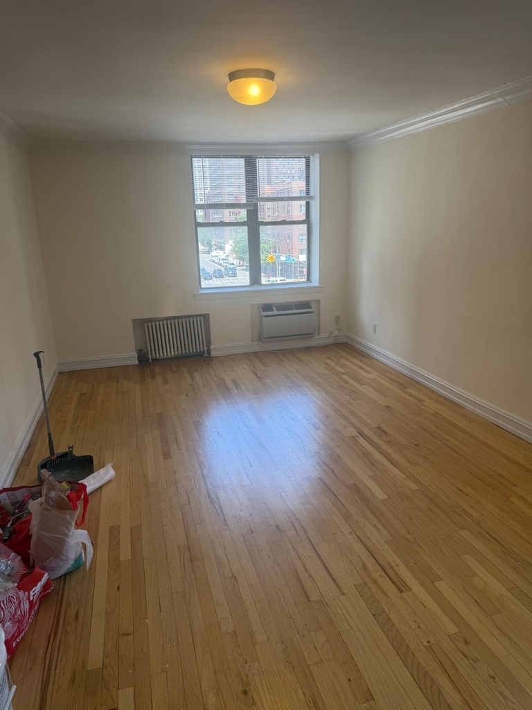 East 36th Street - Photo 3