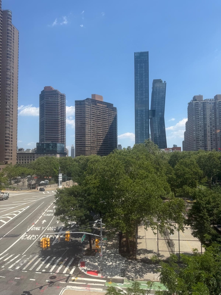East 36th Street - Photo 5