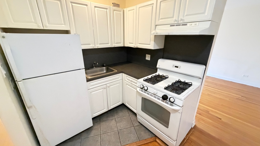 34-21 77th Street - Photo 3