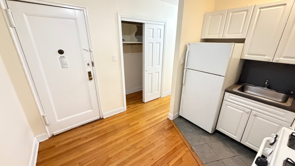 34-21 77th Street - Photo 5