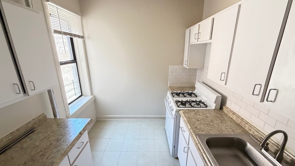 94-19 35th Avenue - Photo 3