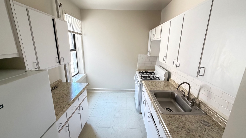 94-19 35th Avenue - Photo 2