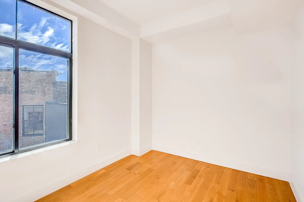 55-27 Myrtle Avenue - Photo 5