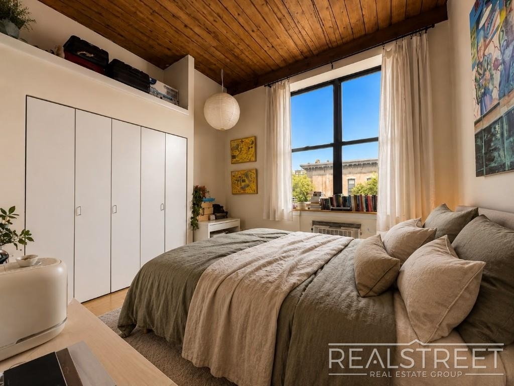 93 Underhill Avenue - Photo 6