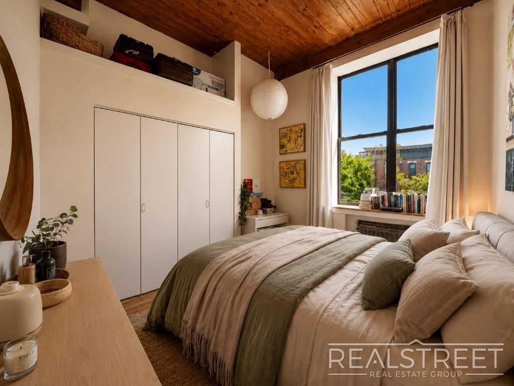 93 Underhill Avenue - Photo 8