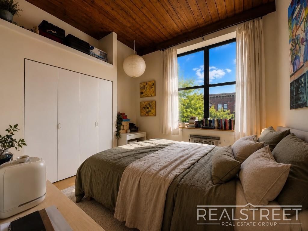 93 Underhill Avenue - Photo 5