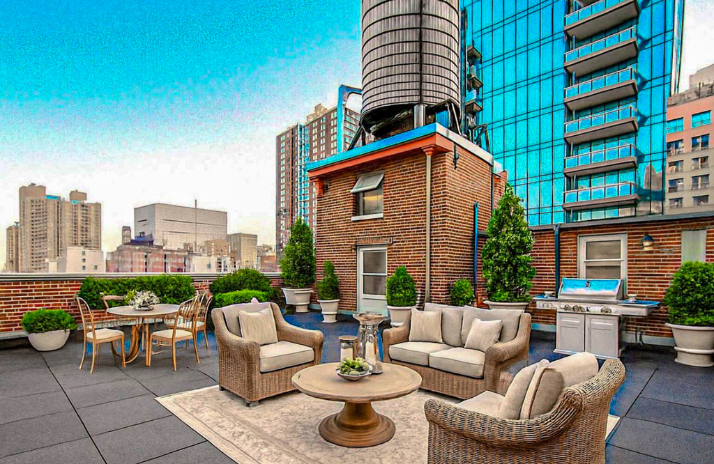240 East 35th Street - Photo 4