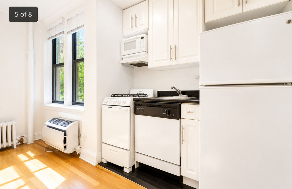 214 East 51st Street - Photo 1