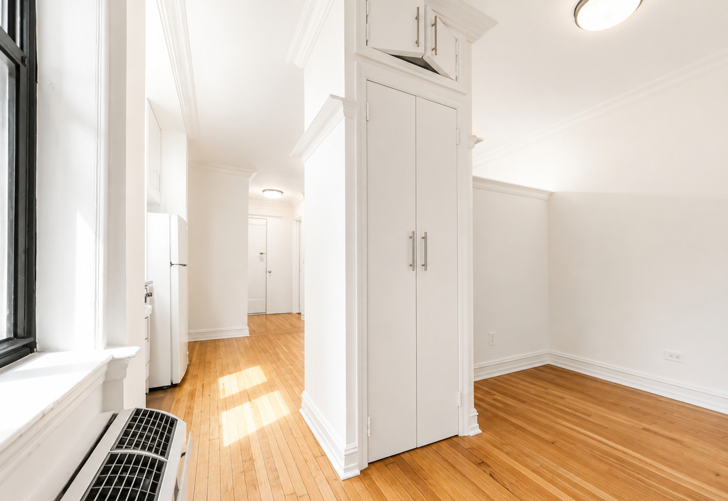 214 East 51st Street - Photo 3