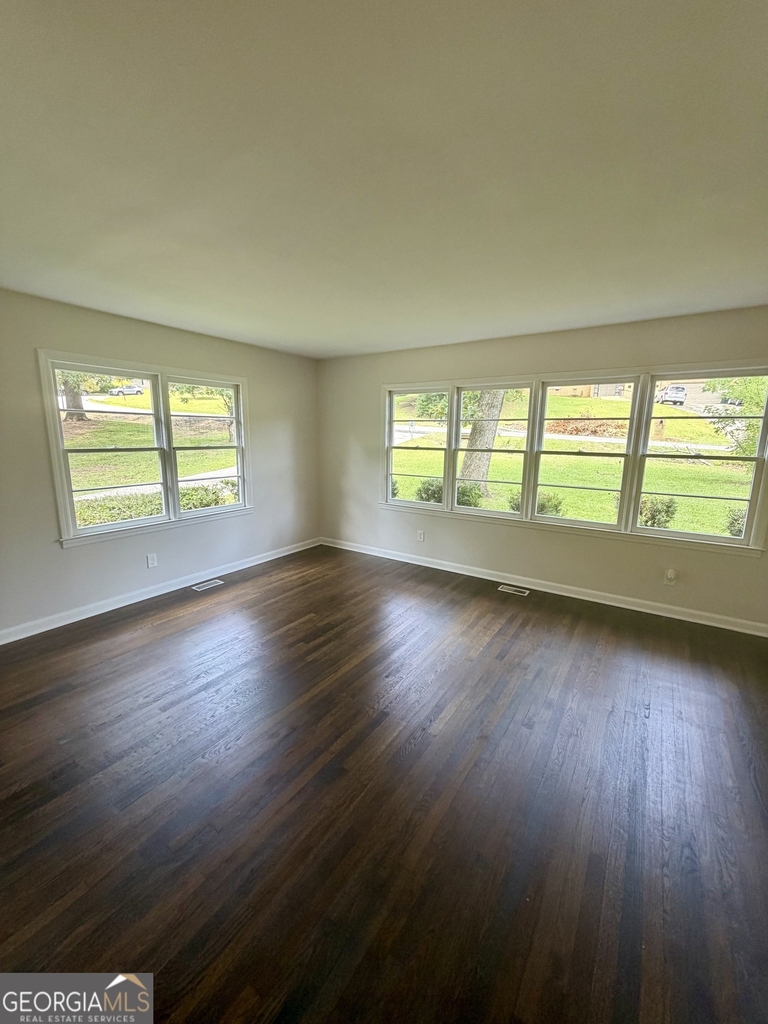 107 Stanley Terrace - Photo 5