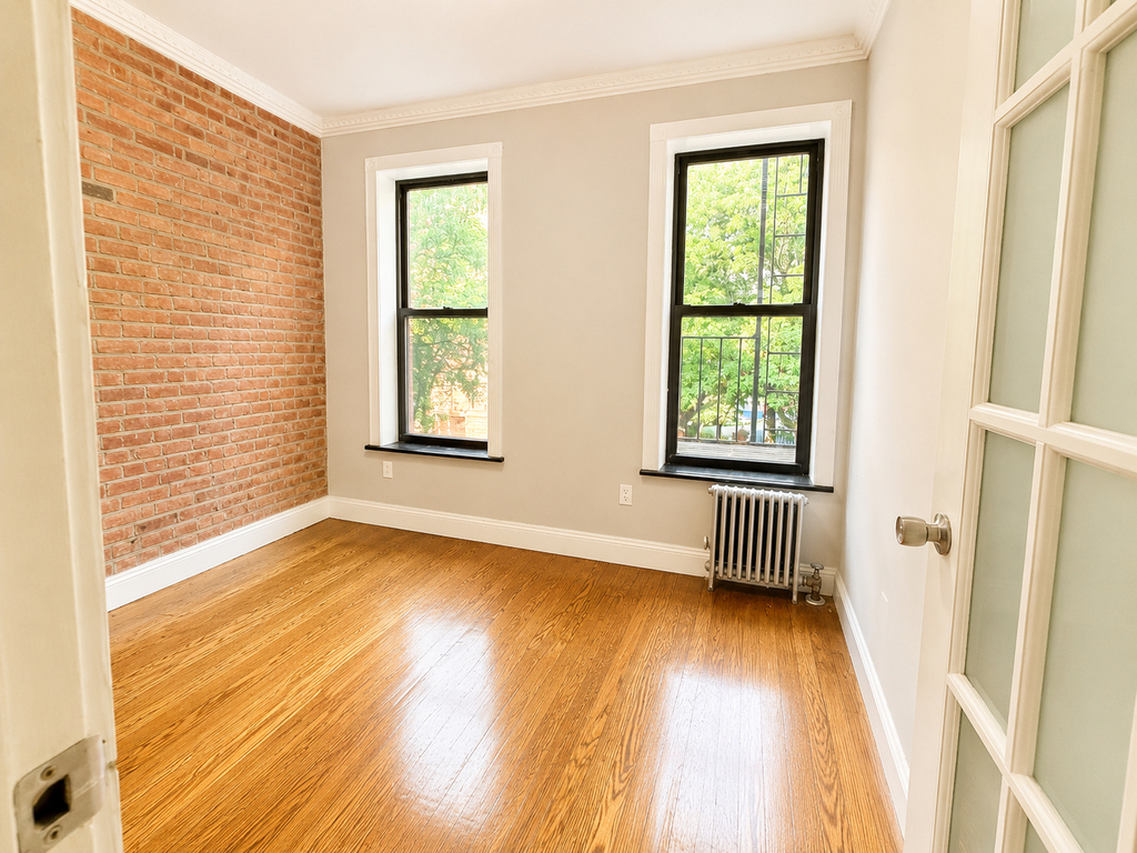 Manhattan Avenue 3 Bed - Photo 3