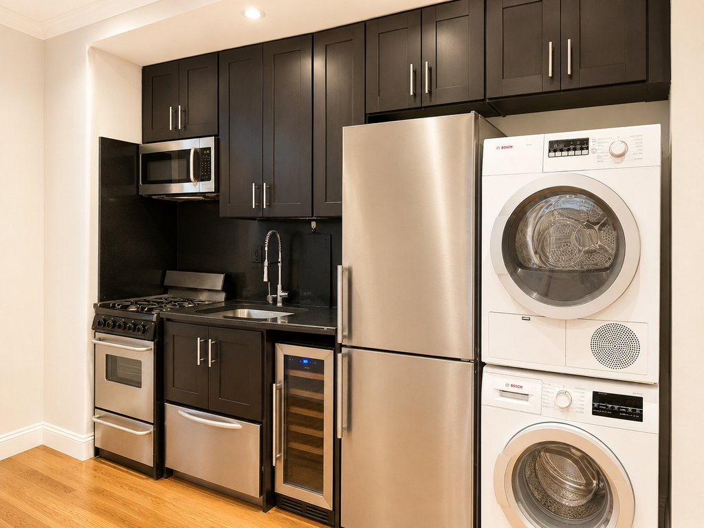 Manhattan Avenue 3 Bed - Photo 0