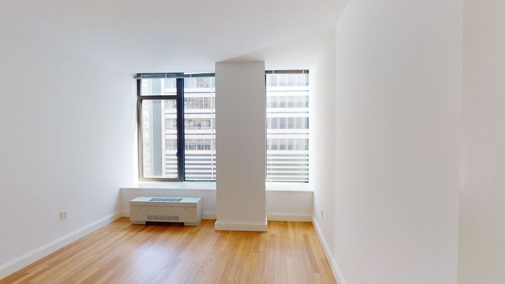 10 Hanover Square - Photo 4