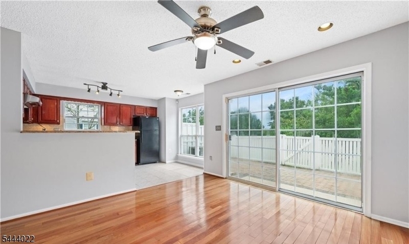 32 Cabot Way - Photo 6