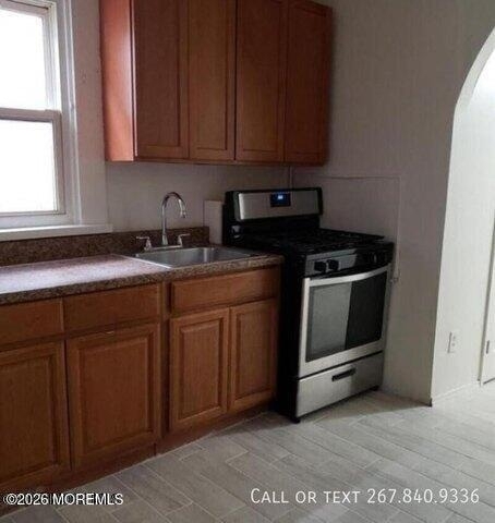 40 Shore Boulevard - Photo 0