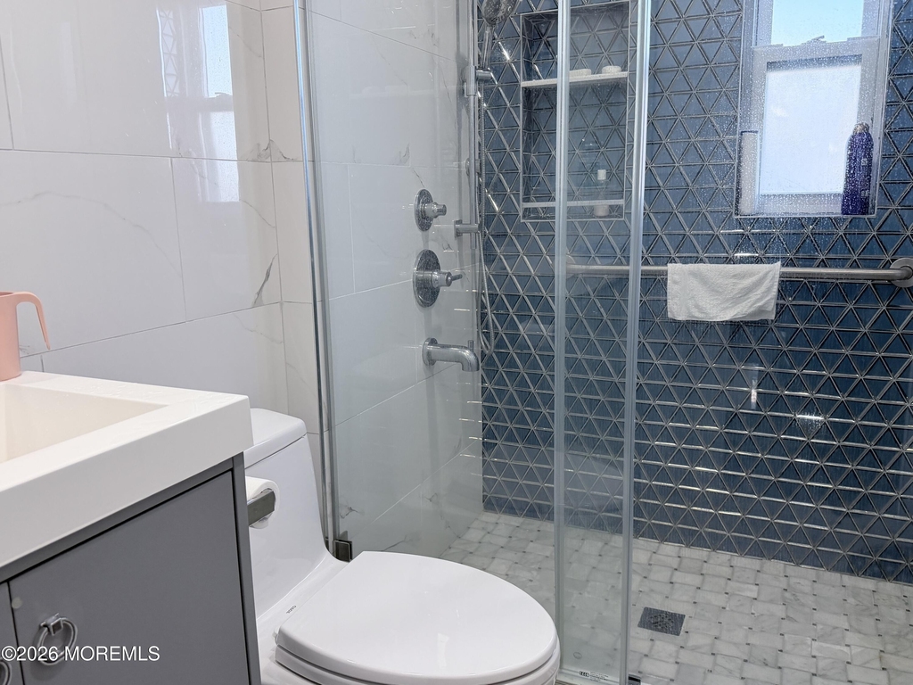 18 Howland Avenue - Photo 9