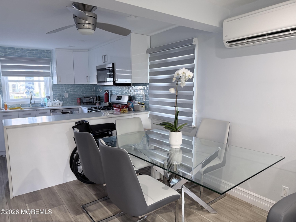 18 Howland Avenue - Photo 4