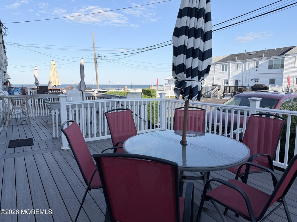 18 Howland Avenue - Photo 14