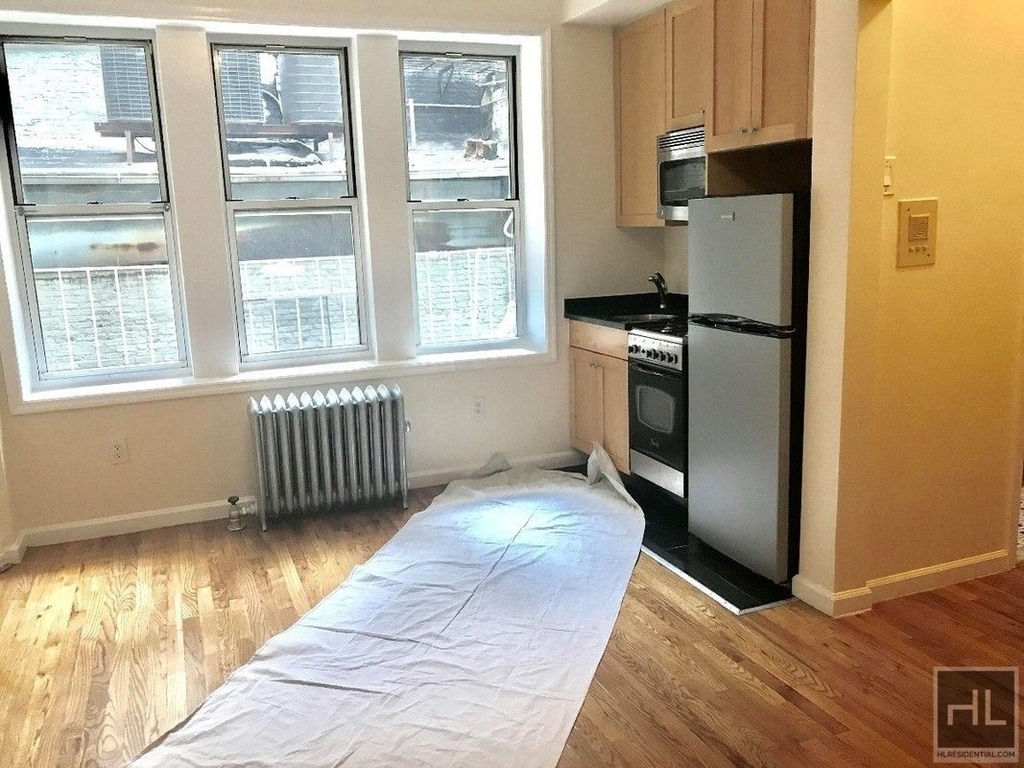 West 13 Street - Photo 0