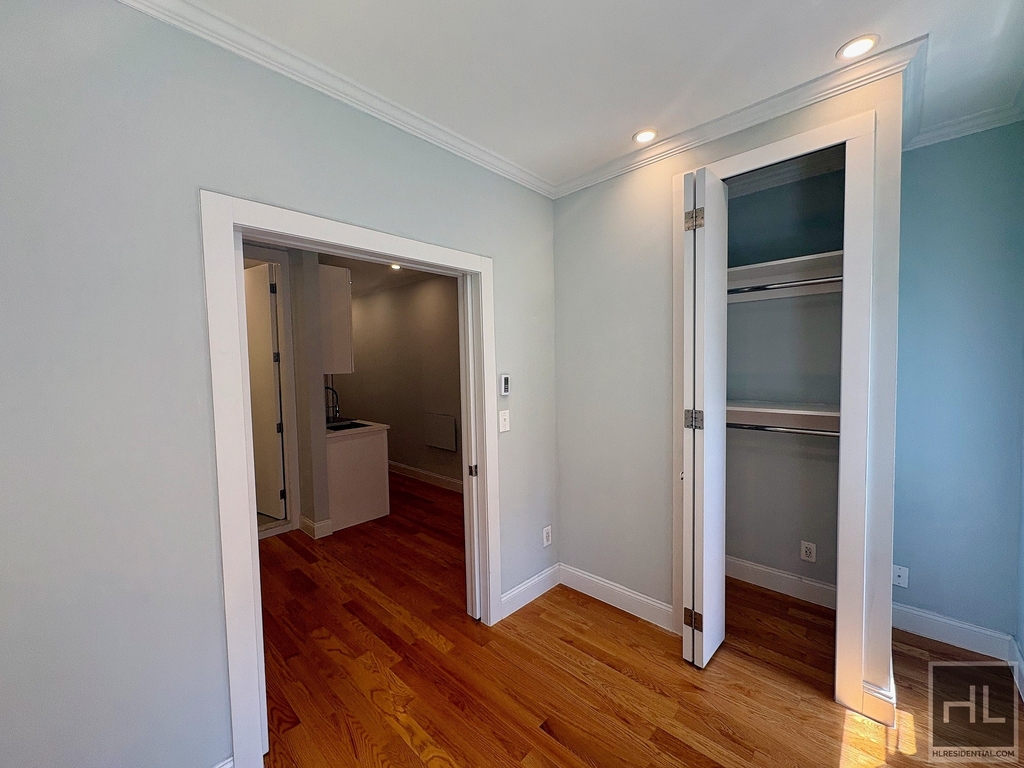 East 80th Street - Photo 0