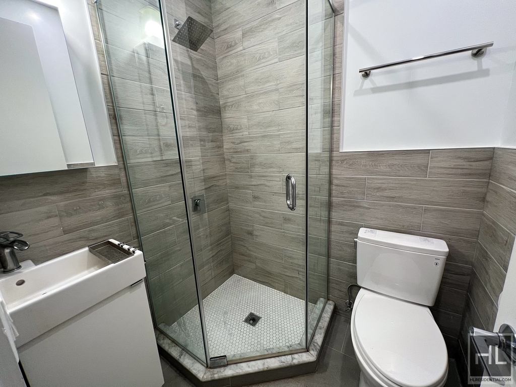 East 80th Street - Photo 0