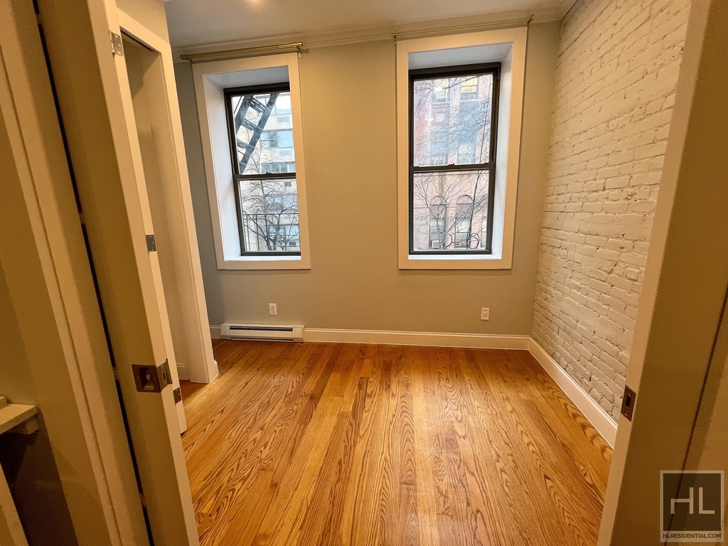 East 80th Street - Photo 2