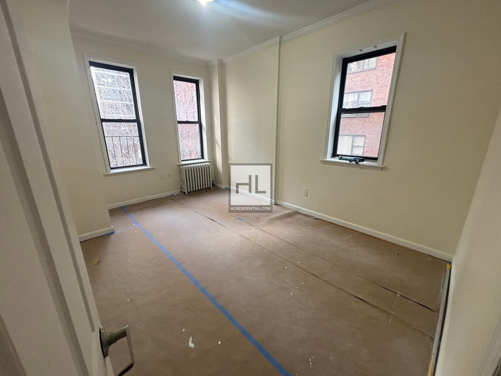 East 38 Street - Photo 3