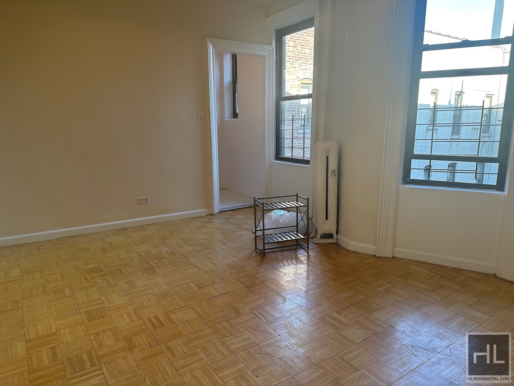 West 187 Street - Photo 1