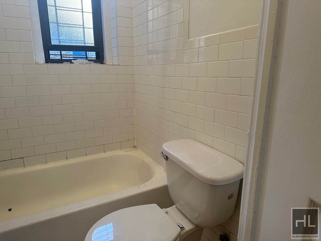 West 187 Street - Photo 3