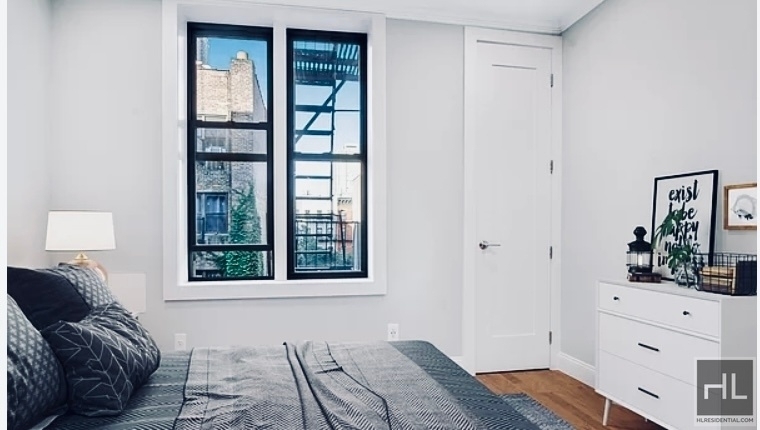 East 80th Street - Photo 2