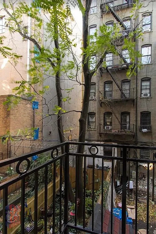 102 East 7th Street - Photo 6