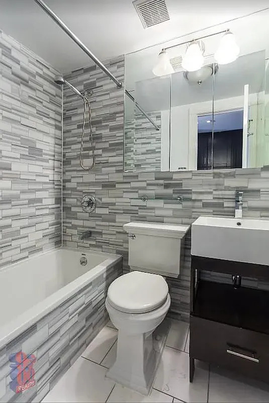 102 East 7th Street - Photo 8