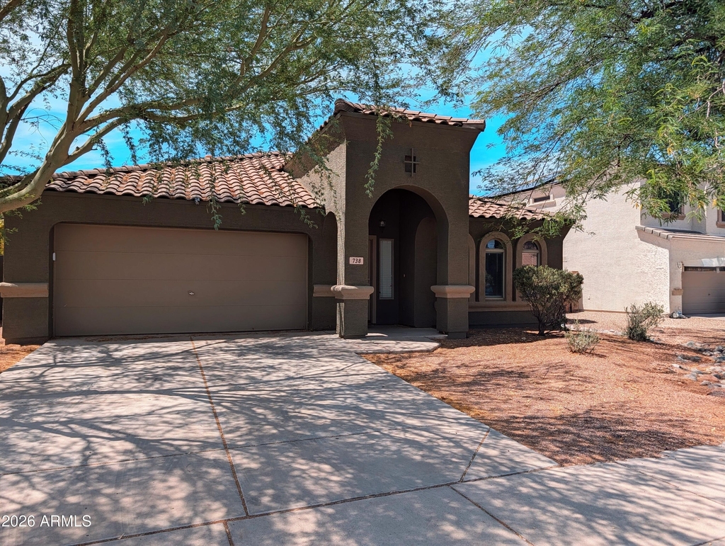738 E Saddle Way - Photo 0
