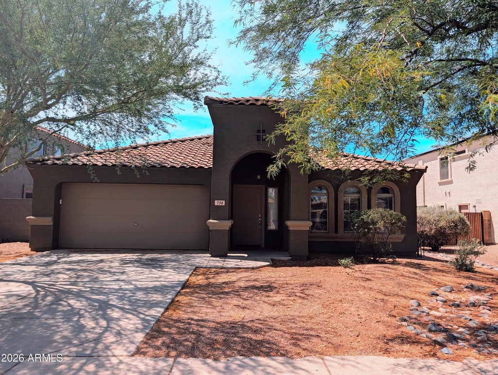 738 E Saddle Way - Photo 1