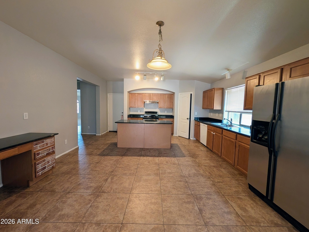 738 E Saddle Way - Photo 5