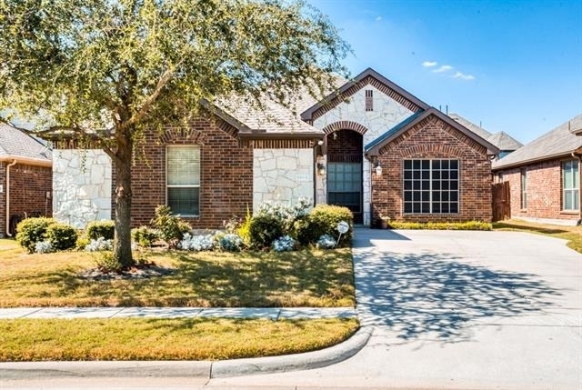 1404 Pillar Bluff Way - Photo 0