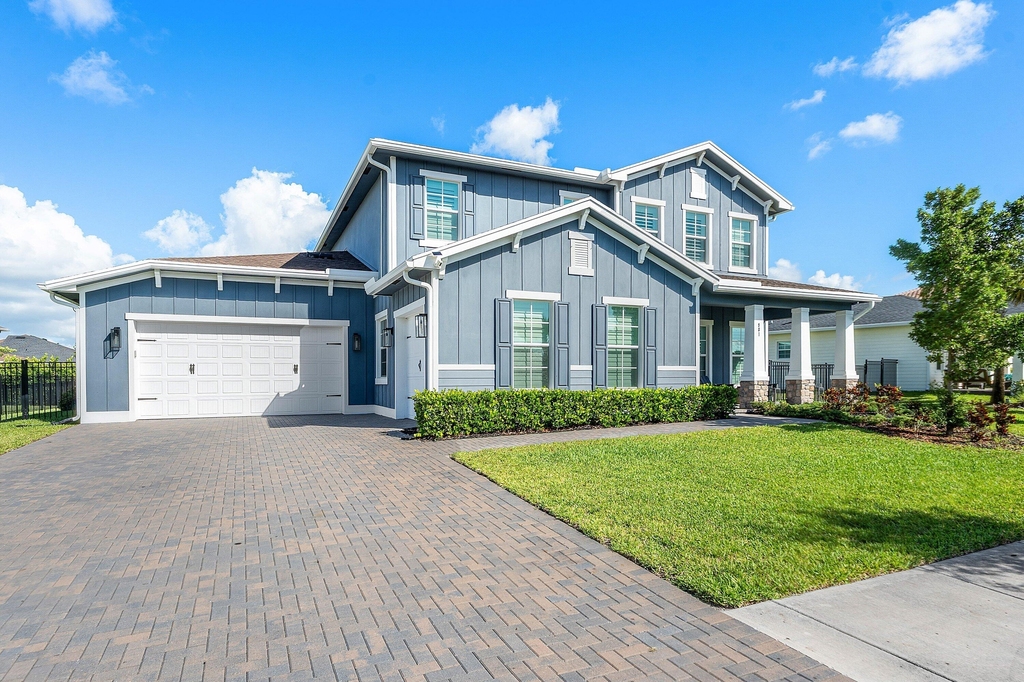 981 Castaway Court - Photo 0